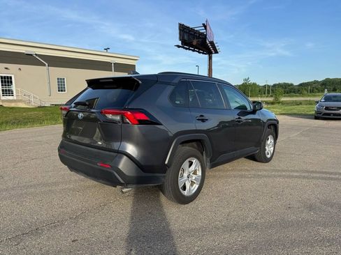 Used 2021 Toyota RAV4 LE AWD/4WD image 15
