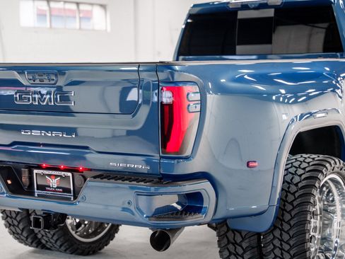 Used 2026 GMC Sierra 3500 Denali w/ Denali Reserve Package AWD/4WD image 30