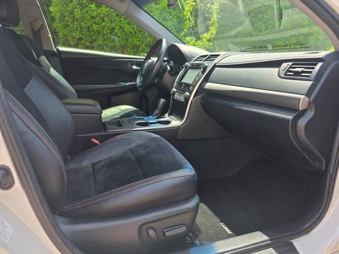 Used 2017 Toyota Camry XSE FWD image 31