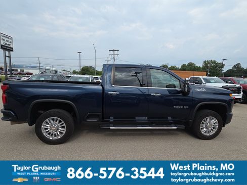 Used 2022 Chevrolet Silverado 2500 High Country AWD/4WD image 11