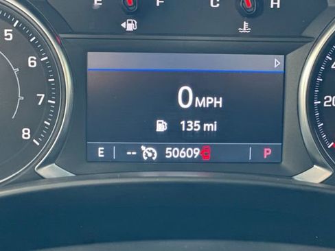 Used 2024 GMC Terrain SLT image 30