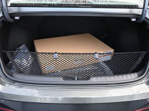 Certified 2025 Hyundai Elantra SEL image 7