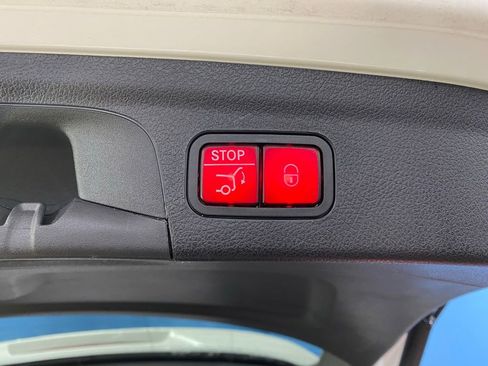 Used 2024 Mercedes-Benz GLE 450e 4MATIC image 44