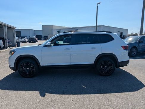 Used 2023 Volkswagen Atlas SE w/ Black Wheel Package image 8