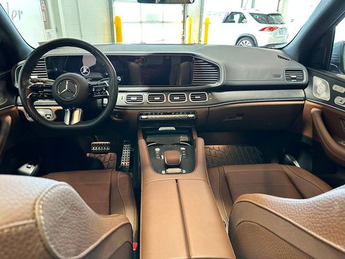 Certified 2025 Mercedes-Benz GLS 450 4MATIC image 6