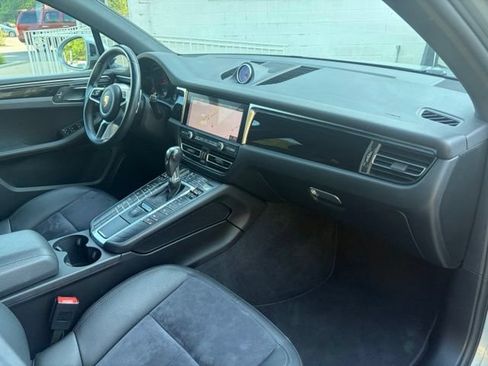 Used 2021 Porsche Macan AWD/4WD image 28