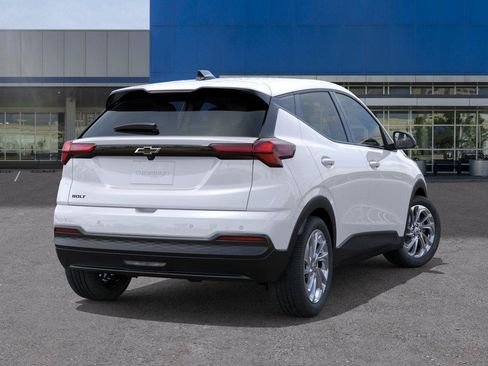 New 2027 Chevrolet Bolt LT w/ Comfort Package FWD image 4