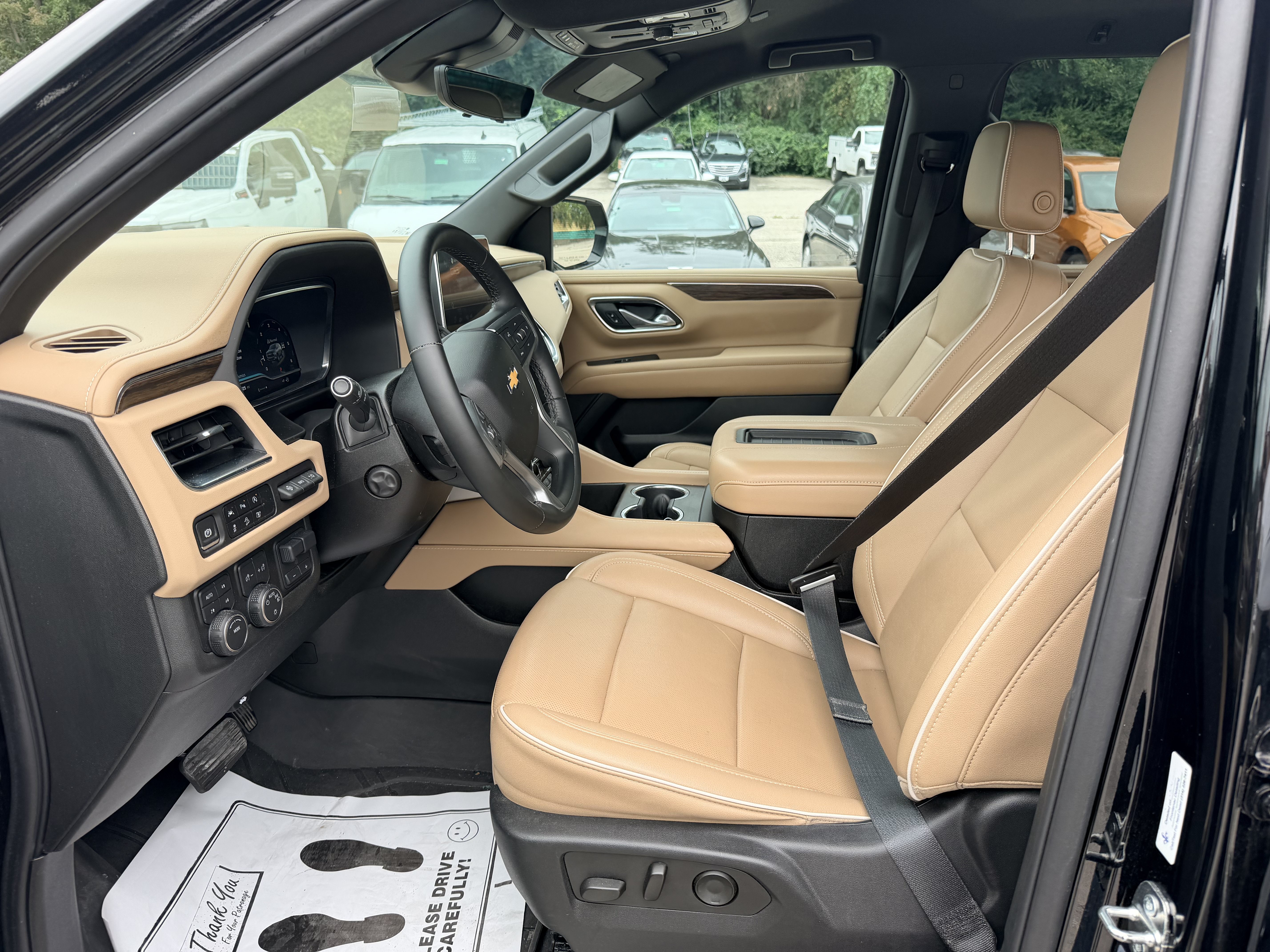 Used 2024 Chevrolet Suburban Premier AWD/4WD image 9