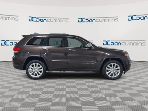 Used 2017 Jeep Grand Cherokee Limited AWD/4WD image 9