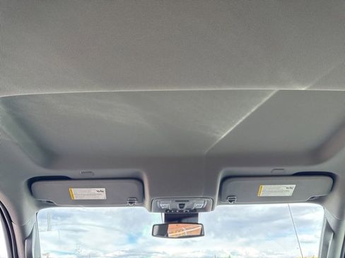 Used 2024 GMC Sierra 3500 SLT w/ SLT Convenience Package image 10