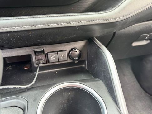 Used 2021 Toyota Highlander LE image 23