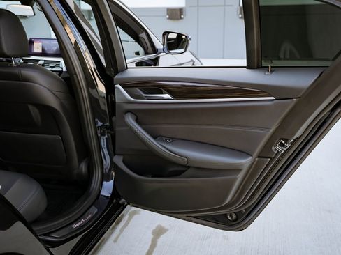 Used 2019 BMW 530i 530i image 26