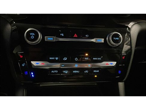 Used 2023 Ford Explorer Limited w/ Equipment Group 301A AWD/4WD image 13