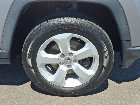Used 2018 Jeep Compass Latitude w/ Popular Equipment Group AWD/4WD image 8
