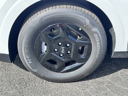 New 2026 Kia Carnival image 9