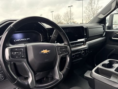 Used 2024 Chevrolet Silverado 3500 LT w/ Convenience Package image 23