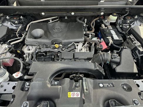 Used 2019 Toyota RAV4 XLE w/ Convenience Package image 9