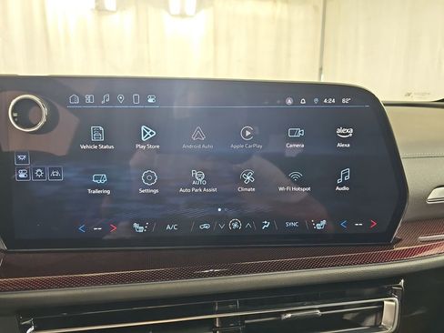 Certified 2024 Chevrolet Traverse Z71 w/ Enhanced Driving Package image 28