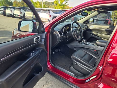 Used 2022 Jeep Grand Cherokee Limited image 22
