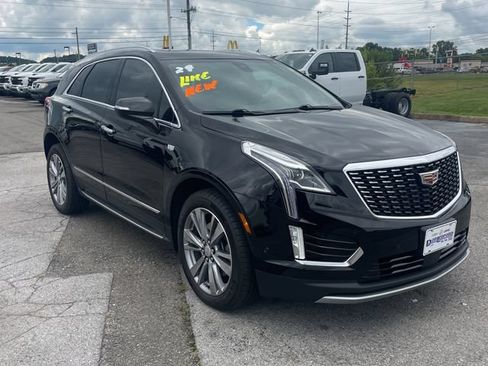 Used 2024 Cadillac XT5 Premium Luxury w/ Technology Package FWD image 4