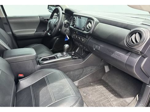 Used 2021 Toyota Tacoma SR AWD/4WD image 37