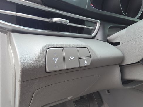 Used 2023 Hyundai Elantra SEL image 15