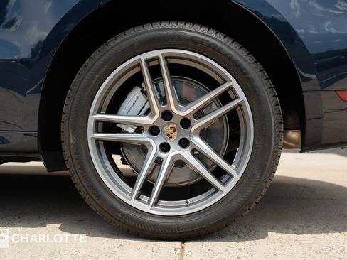 Used 2021 Porsche Macan Turbo AWD/4WD image 9