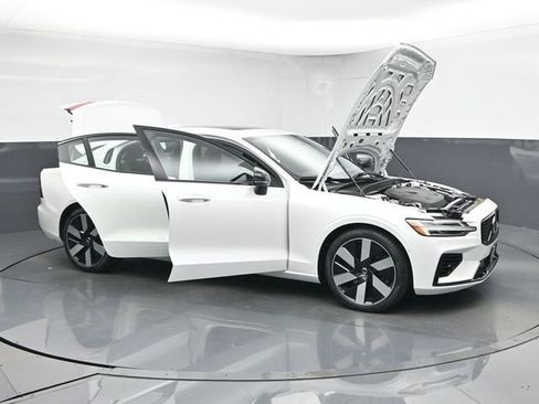 Used 2024 Volvo S60 T8 Ultimate w/ Climate Package image 52