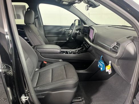 Used 2024 Chevrolet Traverse LT w/ Enhanced Driving Package FWD image 8