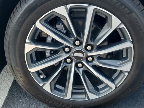 Used 2024 Cadillac Lyriq Sport RWD image 9