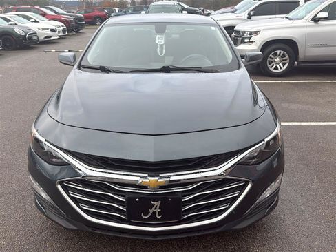 Used 2020 Chevrolet Malibu LT FWD image 2