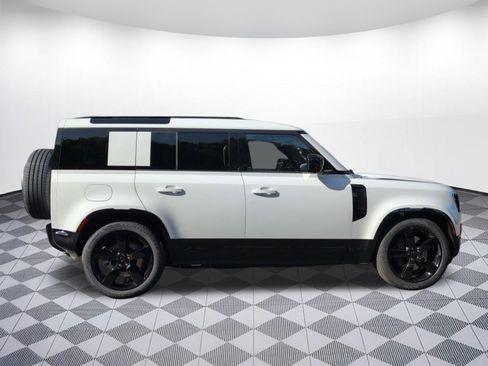 New 2026 Land Rover Defender 110 X-Dynamic SE AWD/4WD image 8