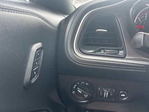 Used 2022 Dodge Challenger GT w/ Plus Package image 17