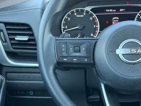 Used 2023 Nissan Rogue S image 16