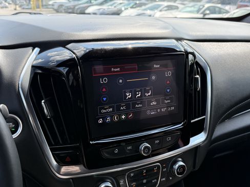 Used 2023 Chevrolet Traverse LT AWD/4WD image 29