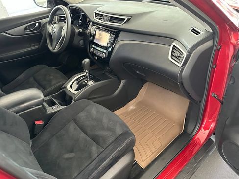 Used 2016 Nissan Rogue SV w/ SV Premium Package FWD image 38