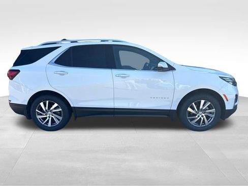 Used 2023 Chevrolet Equinox Premier AWD/4WD image 7