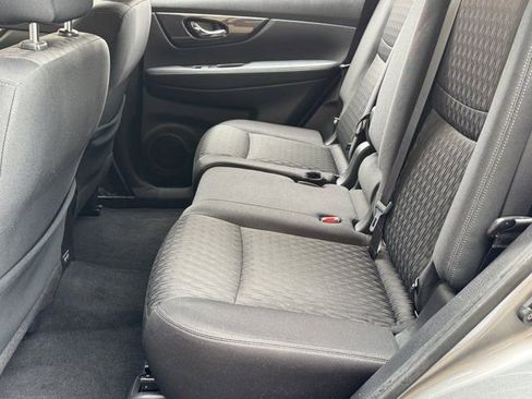 Used 2019 Nissan Rogue SV w/ Premium Package image 20