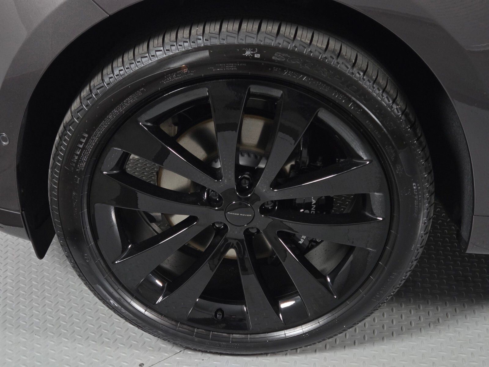 New 2026 Land Rover Range Rover Sport Dynamic SE AWD/4WD image 9
