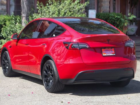 Used 2023 Tesla Model Y Long Range AWD/4WD image 6