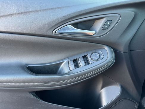Used 2025 Buick Encore GX Preferred FWD image 18