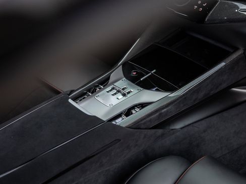 Used 2025 Ferrari Purosangue image 37