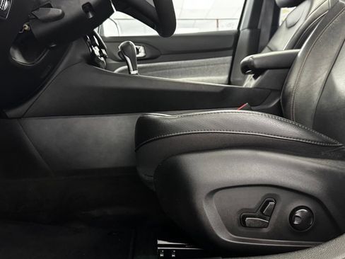 Certified 2023 Jeep Compass Latitude w/ Sun and Sound Group AWD/4WD image 10