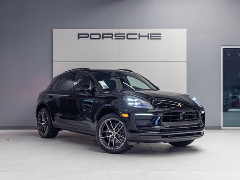 Certified 2026 Porsche Macan image 9