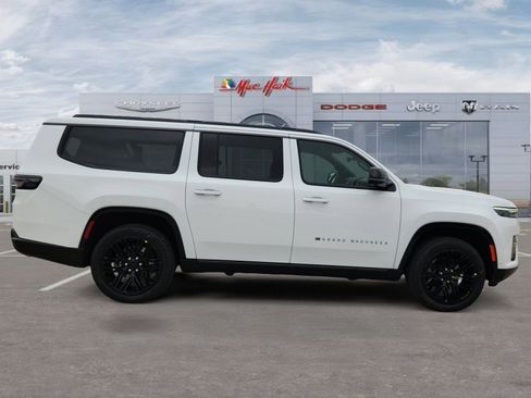 New 2026 Jeep Grand Wagoneer L Limited AWD/4WD image 6
