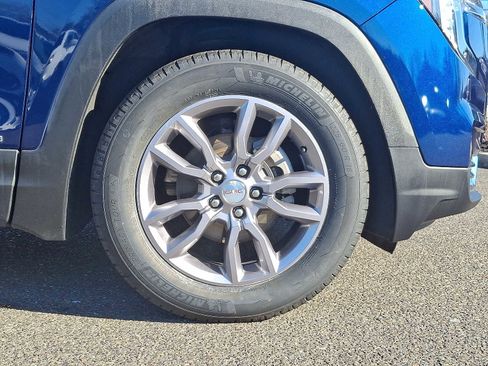 Certified 2022 GMC Terrain SLT image 9