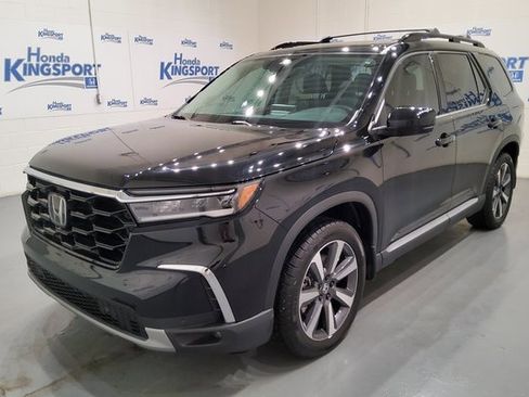 Used 2023 Honda Pilot Touring image 6