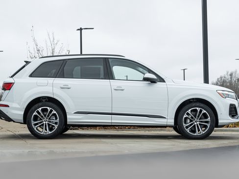 New 2026 Audi Q7 3.0T Premium image 3
