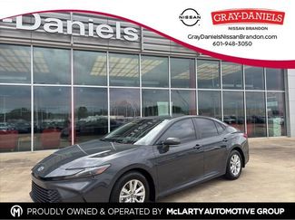 Used 2025 Toyota Camry LE video 1