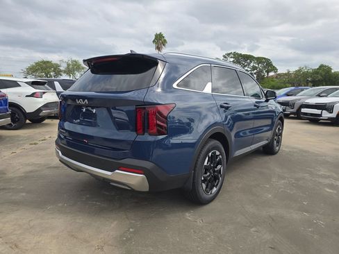 New 2026 Kia Sorento S FWD image 8